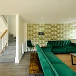 Sladacre 2 Bedroom Converted Barn Apartment *