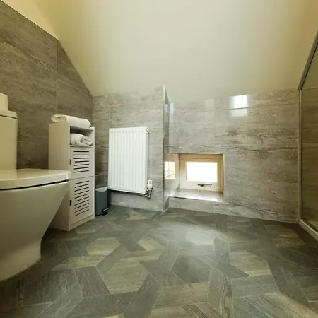 Sladacre 2 Bedroom Converted Barn Apartment