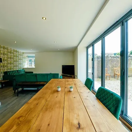 Sladacre 2 Bedroom Converted Barn *