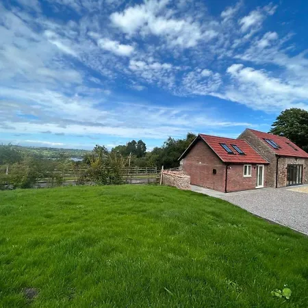 Sladacre 2 Bedroom Converted Barn * בריסטול