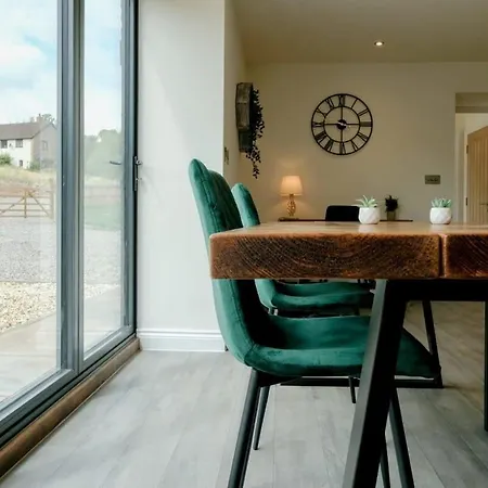 Sladacre 2 Bedroom Converted Barn Apartment