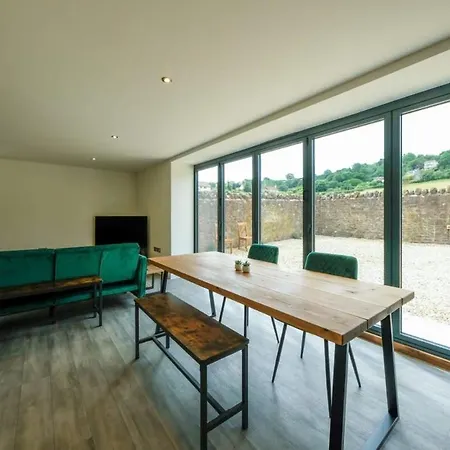 Sladacre 2 Bedroom Converted Barn Apartament Bristol