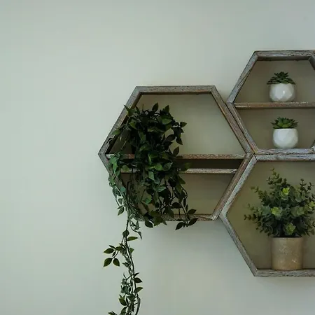 Sladacre 2 Bedroom Converted Barn Apartment Bristol