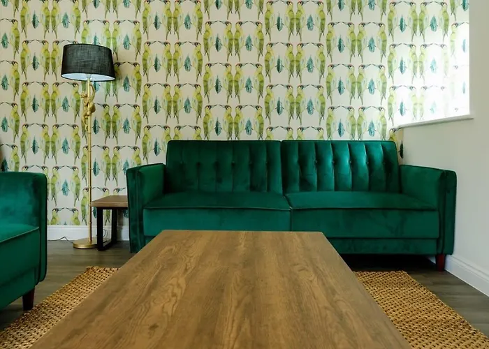 Sladacre 2 Bedroom Converted Barn Bristol